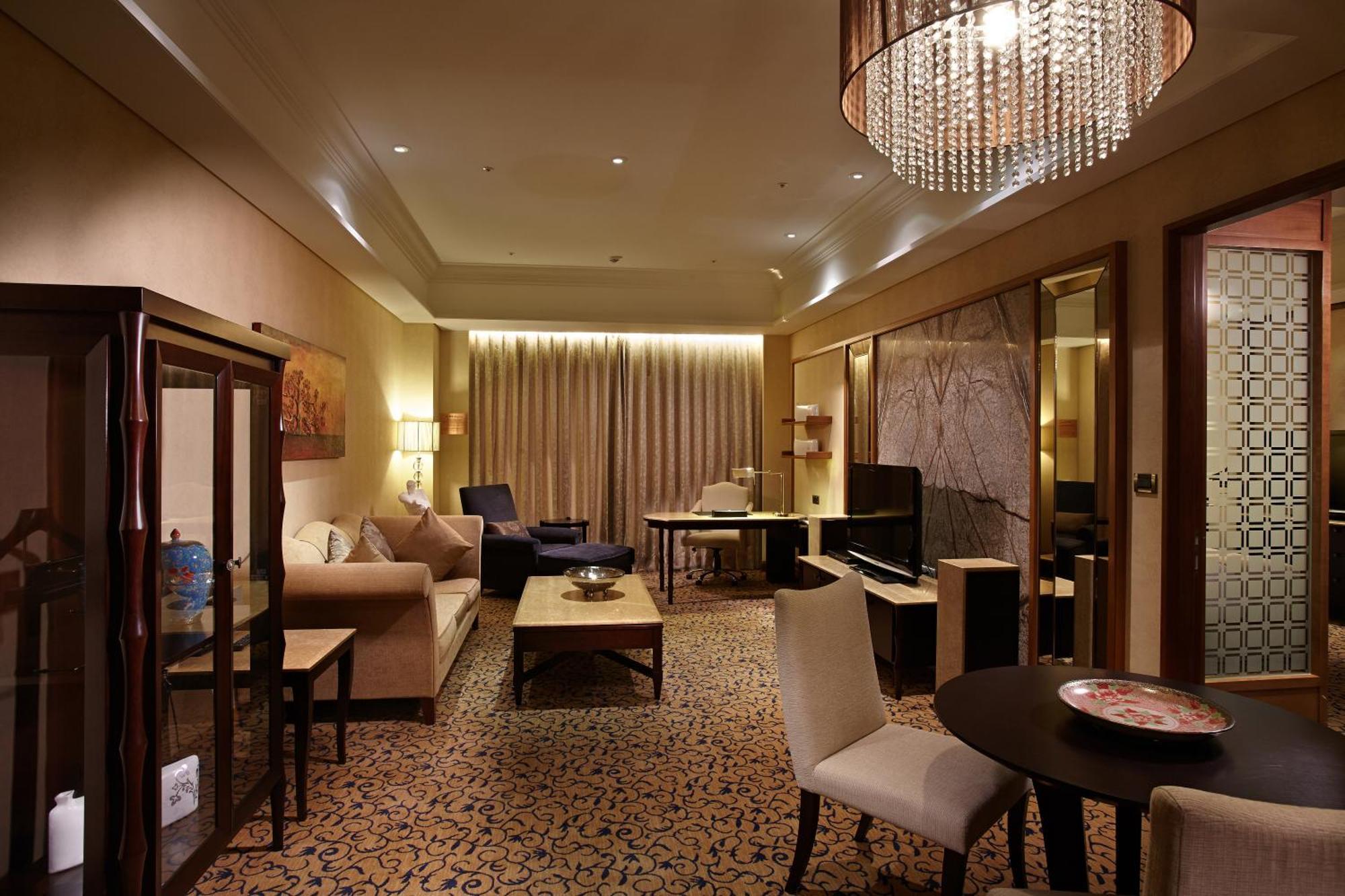 فندق إيه-ديه إيه رويال داشو المظهر الخارجي الصورة A suite at the hotel