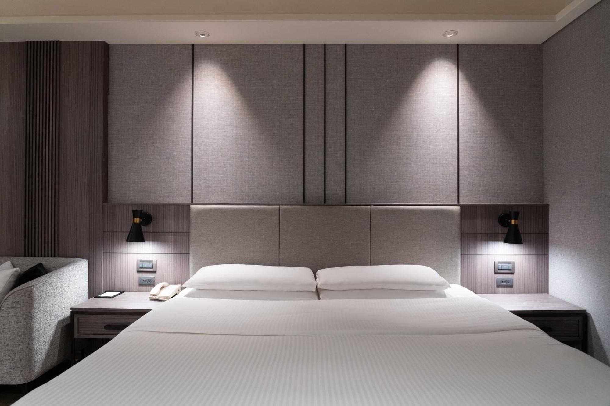 فندق إيه-ديه إيه رويال داشو المظهر الخارجي الصورة A bedroom at the hotel