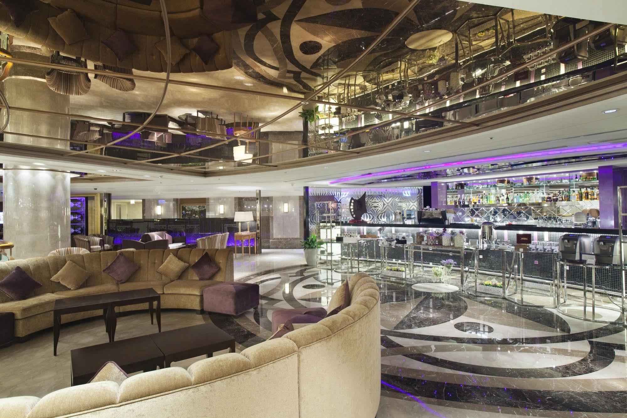 فندق إيه-ديه إيه رويال داشو المطعم الصورة The bar at the 101 bar